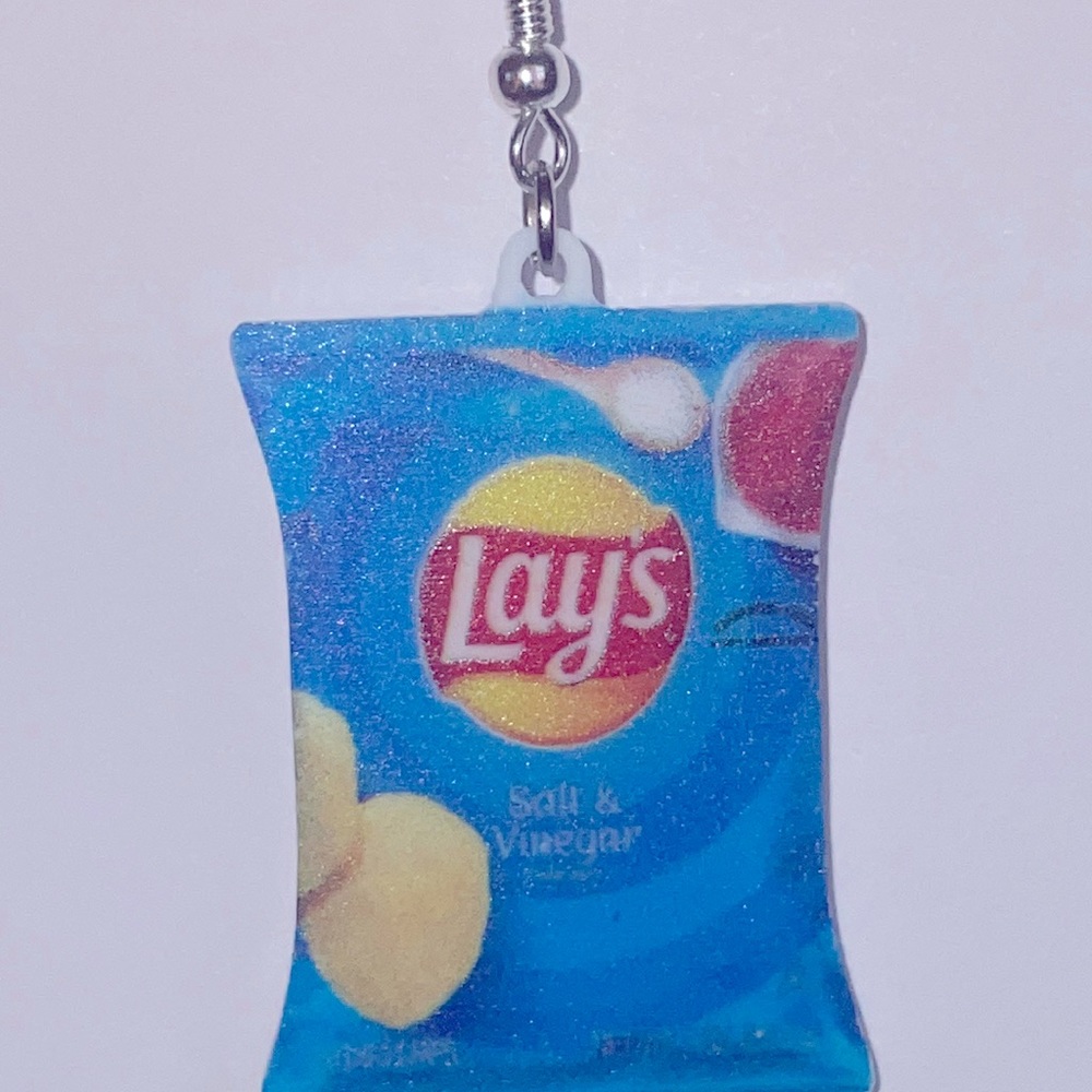 Lays salt and vinegar chips earrings !